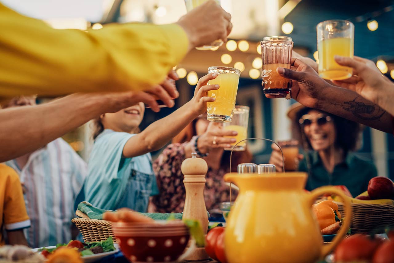 The Ultimate Guide to Backyard Entertaining - Zakhar Team